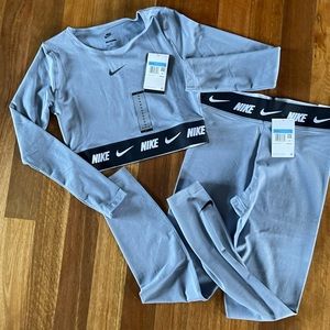Womens 2 piece Nike set Leggings & Long Sleeve workout set. Size Medium BNWT $95